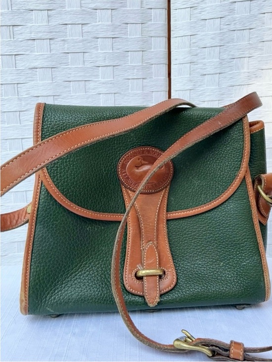 Dooney & Bourke Handbags - Dooney & Bourke Vintage Crossbody Bag